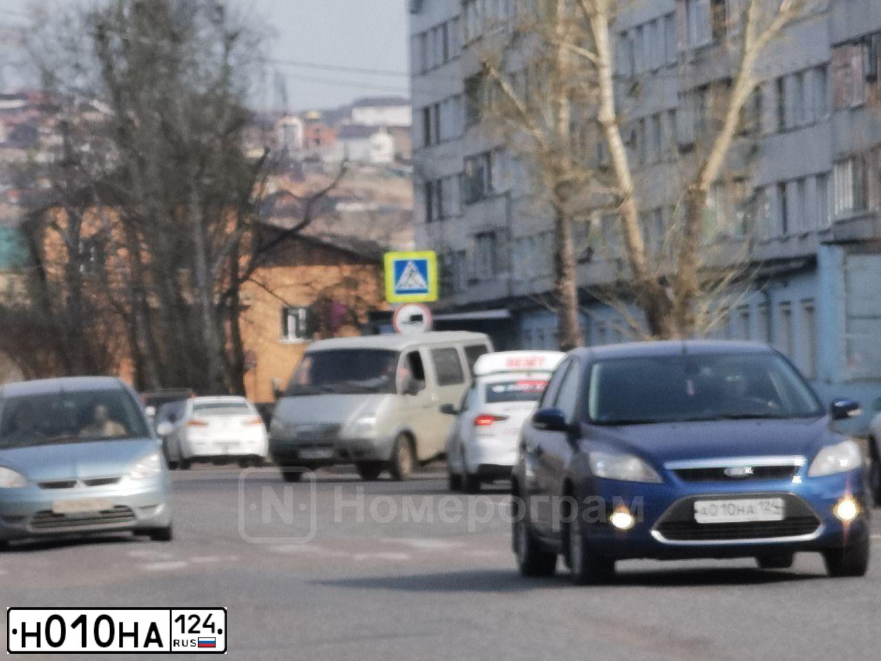 Фото автомобиля LADA 2114 SAMARA, 2006 — госномер Н010НА124. Цвет: СРЕДНИЙ СЕРО-ЗЕЛЕНЫЙ МЕТАЛЛ