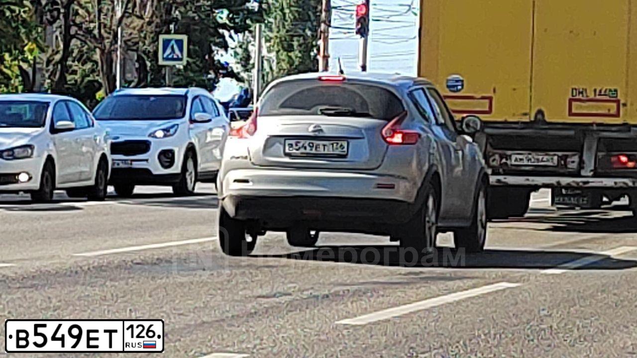 Фото автомобиля LADA 2190 GRANTA, 2016 — госномер В549ЕТ126. Цвет: Золотисто-коричневый