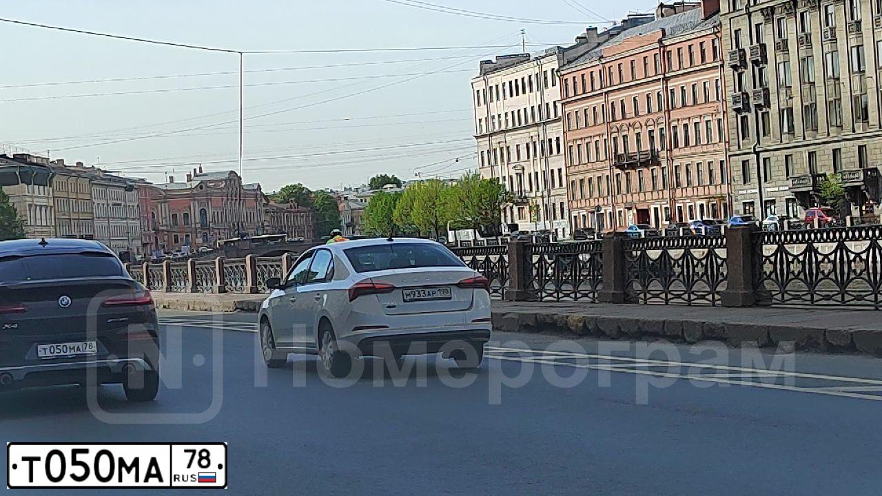 Фото автомобиля BMW SERIE 5, 2011 — госномер Х983ВР790. Цвет: ТЕМНО-СЕРЫЙ