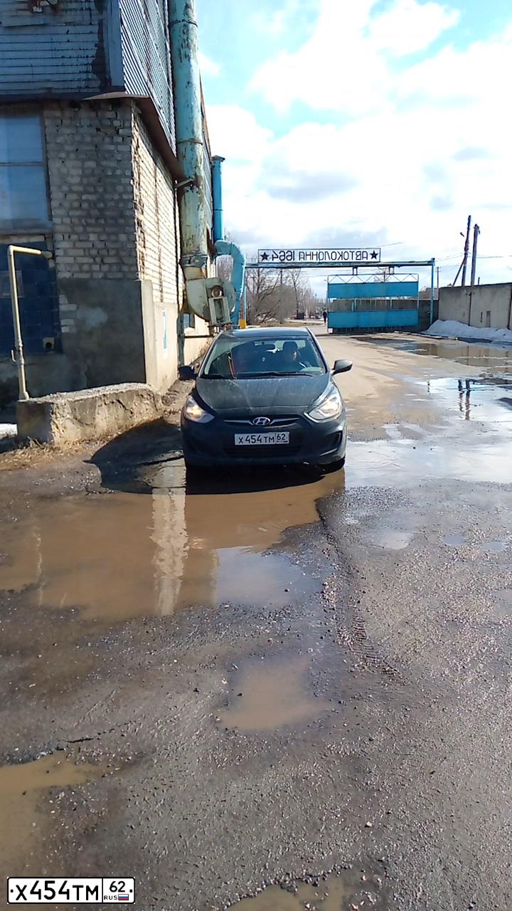 Фото автомобиля HYUNDAI SOLARIS, 2011 — госномер Х454ТМ62. Цвет: ЧЕРНЫЙ