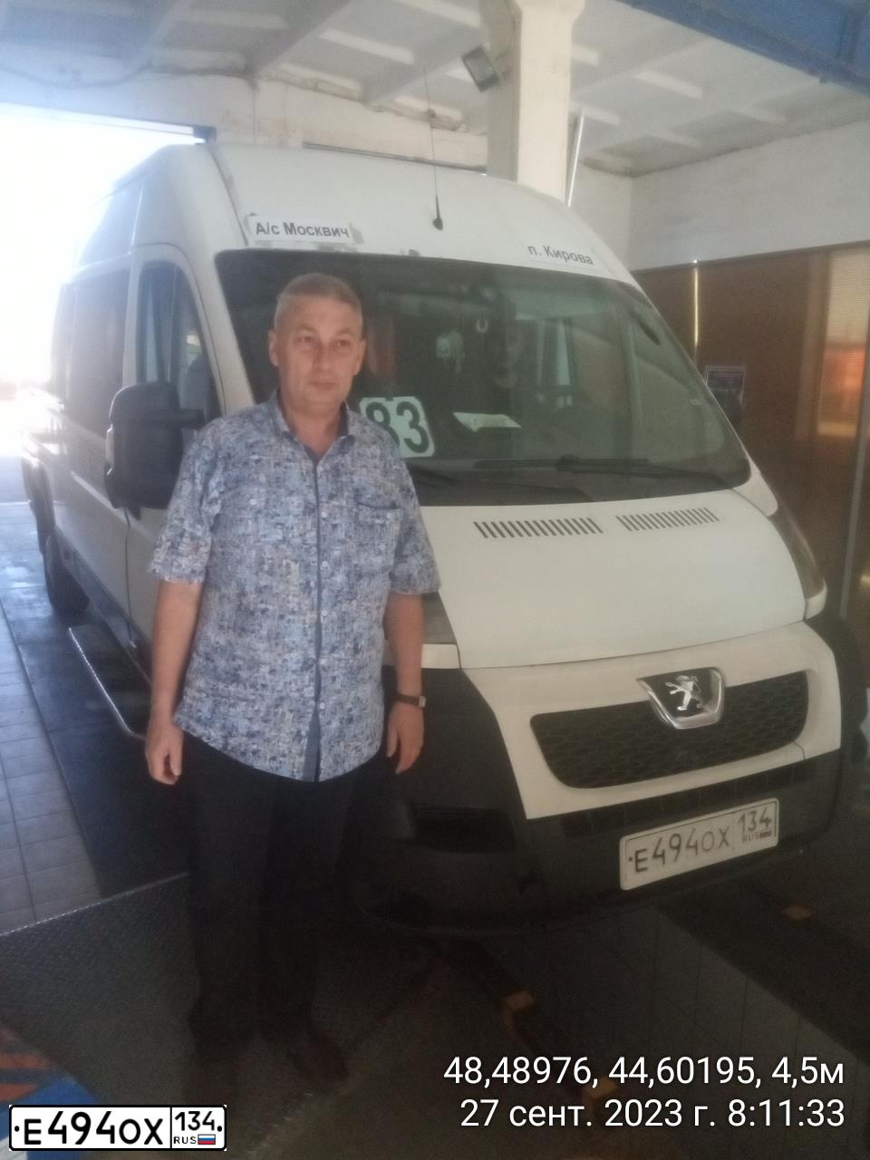 Фото автомобиля PEUGEOT BOXER, 2011 — госномер Е494ОХ134. Цвет: Белый