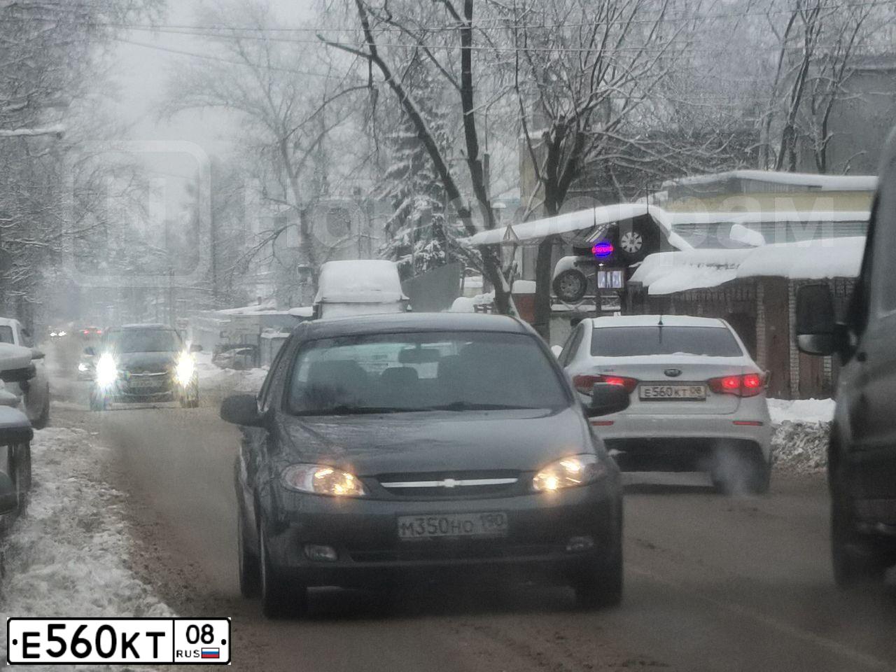 Фото автомобиля KIA RIO, 2015 — госномер О415КР774. Цвет: БЕЛЫЙ