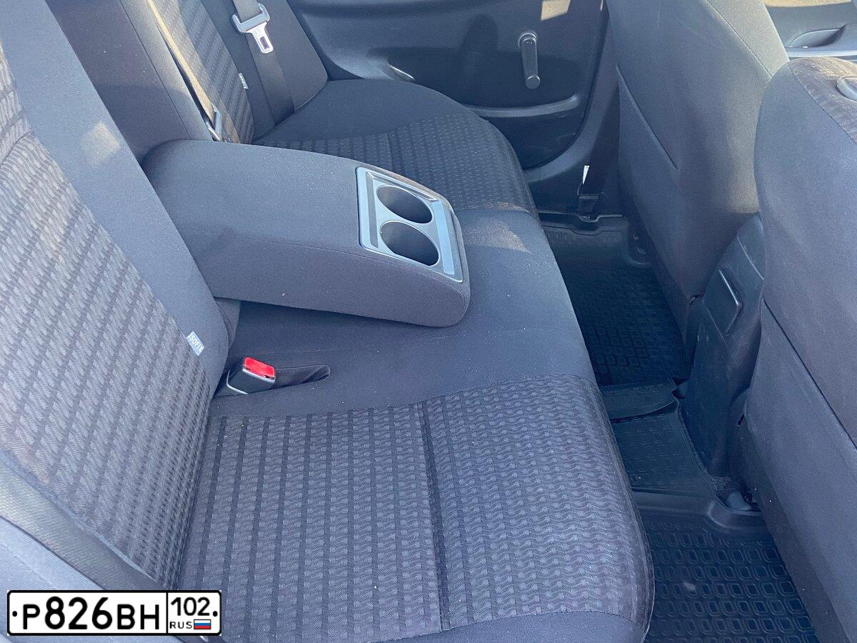 Фото автомобиля TOYOTA COROLLA, 2011 — госномер Р826ВН102. Цвет: СВЕТЛО-ГОЛУБОЙ