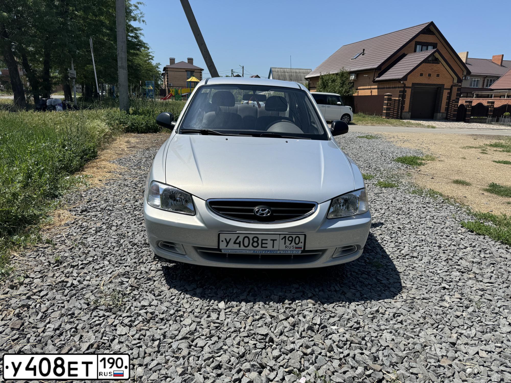 Фото автомобиля TAGAZ ACCENT, 2010 — госномер У408ЕТ190. Цвет: СЕРЫЙ