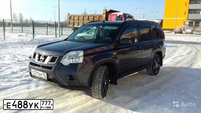 Фото автомобиля NISSAN X-TRAIL, 2011 — госномер Е488УК777. Цвет: ЧЕРНЫЙ