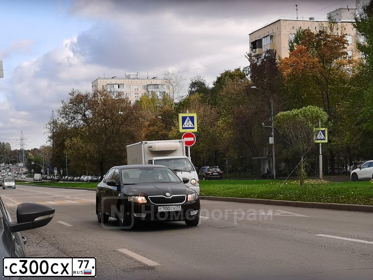 Фото автомобиля МЕРСЕДЕС БЕНЦ БЕЗ МОДЕЛИ G320, 1997 — госномер С545НР76. Цвет: ЧЕРНЫЙ