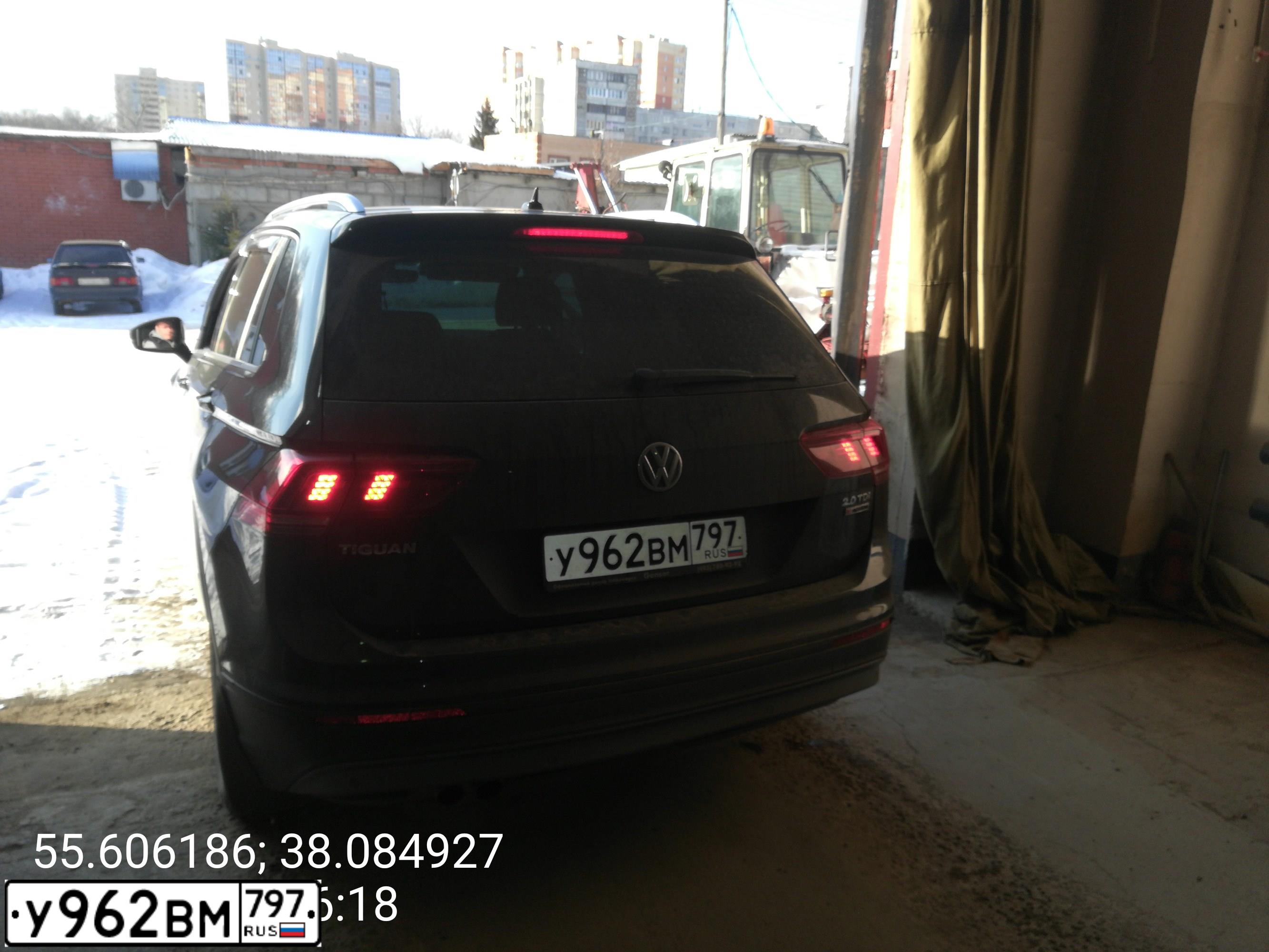 Фото автомобиля VOLKSWAGEN TIGUAN, 2017 — госномер У962ВМ797. Цвет: ЧЕРНЫЙ