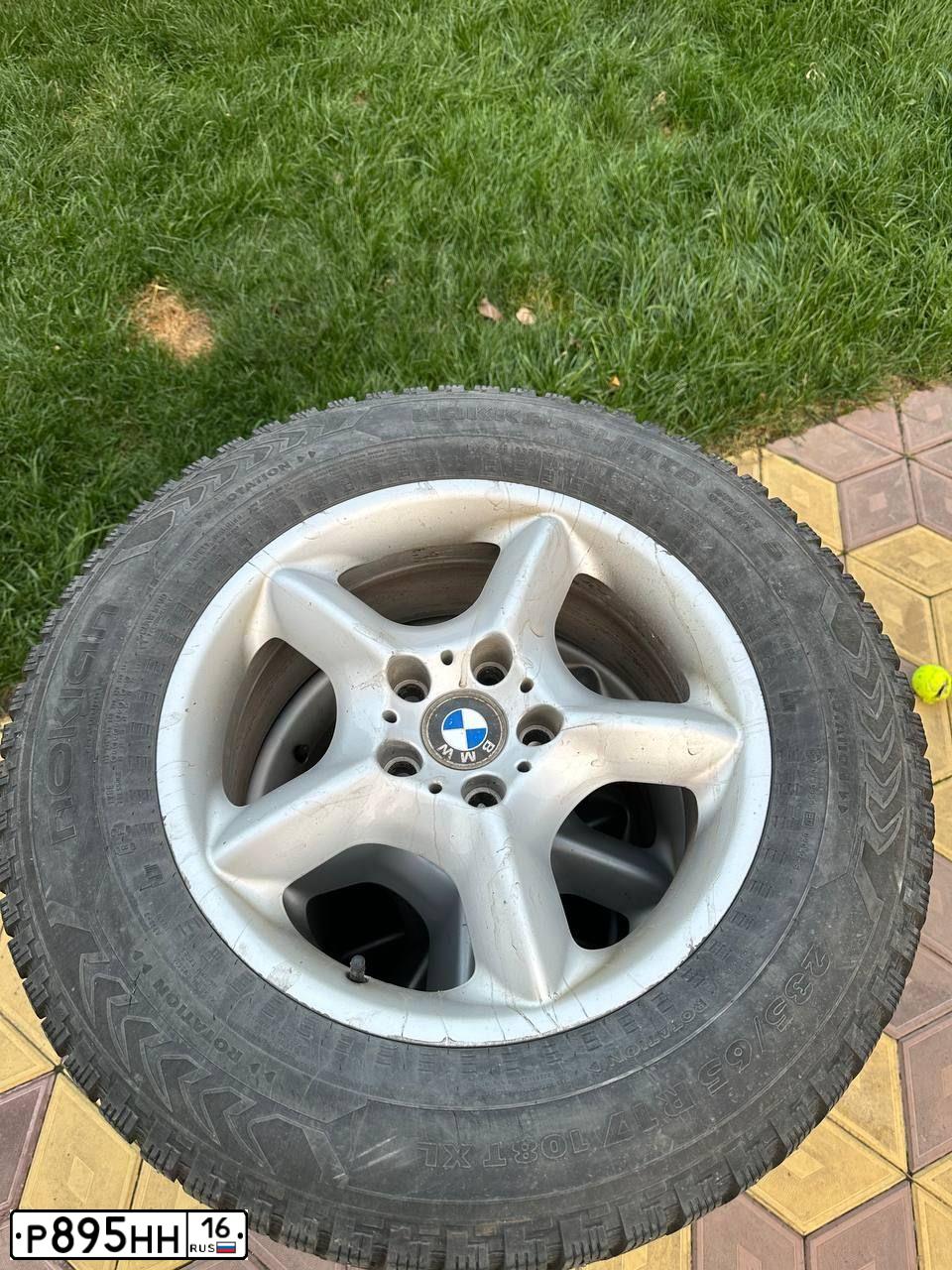 Фото автомобиля BMW X5, 2006 — госномер М220ОТ154. Цвет: СЕРЕБРИСТЫЙ