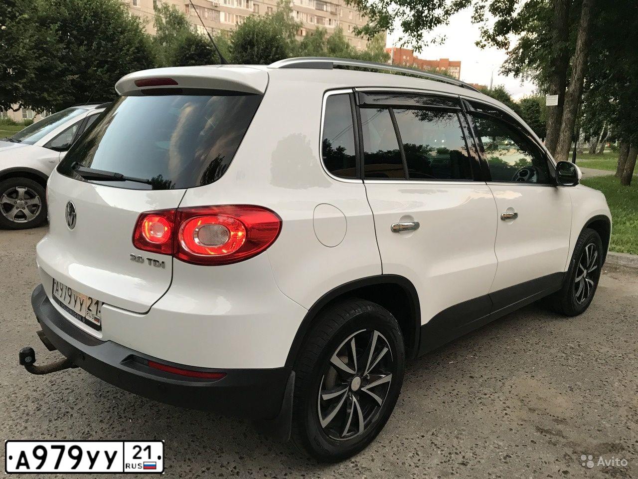 Фото автомобиля VOLKSWAGEN TIGUAN, 2010 — госномер М770УА43. Цвет: Белый