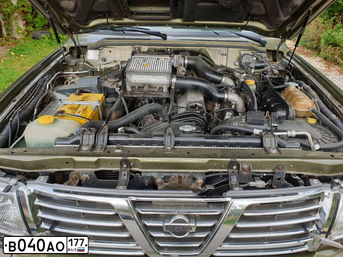 Фото автомобиля NISSAN PATROL, 1998 — госномер В040АО177. Цвет: ЗЕЛЕНЫЙ
