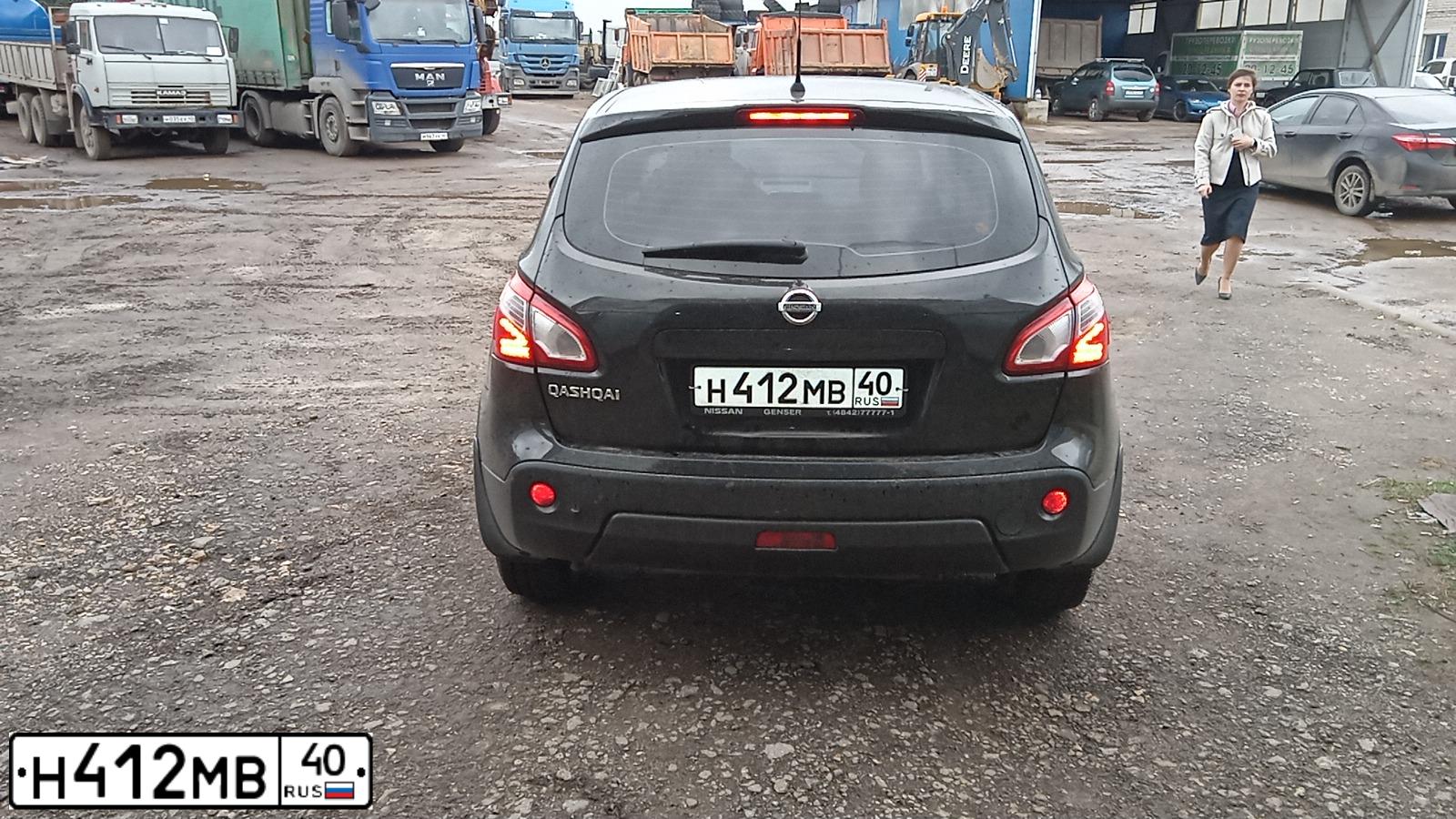 Фото автомобиля NISSAN QASHQAI, 2013 — госномер Н412МВ40. Цвет: ЧЕРНЫЙ