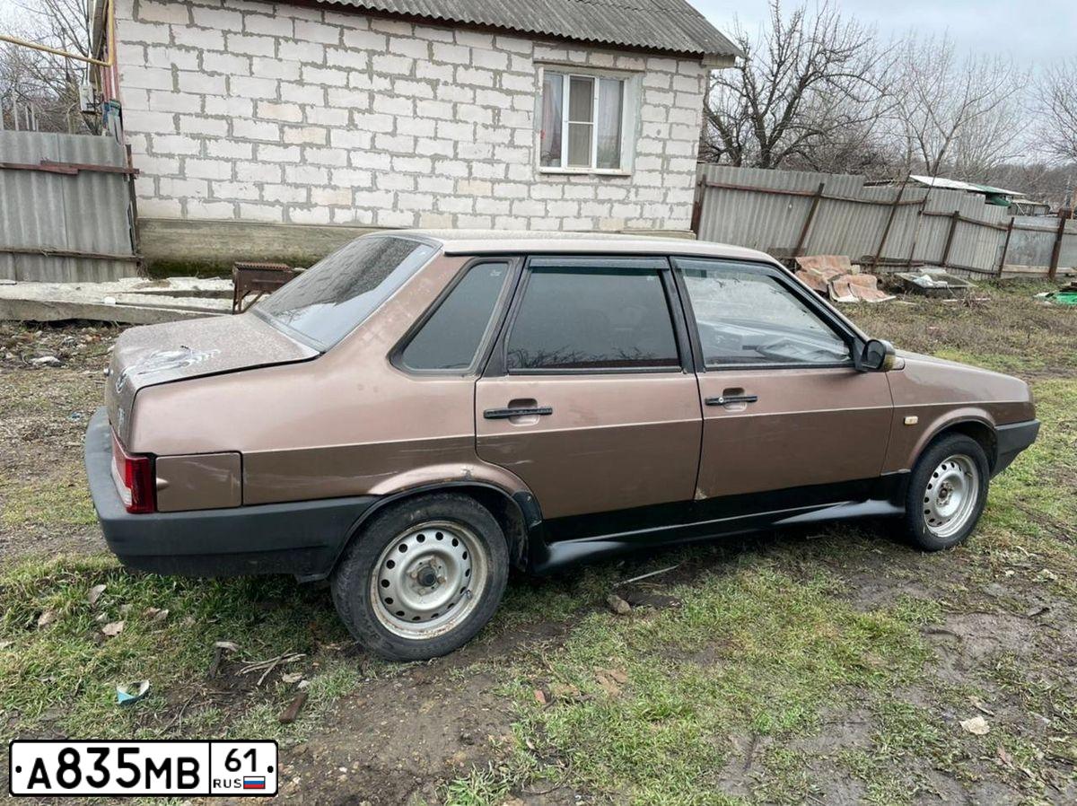 Фото автомобиля LADA 2109 SAMARA, 1995 — госномер А835МВ61. Цвет: Коричневый
