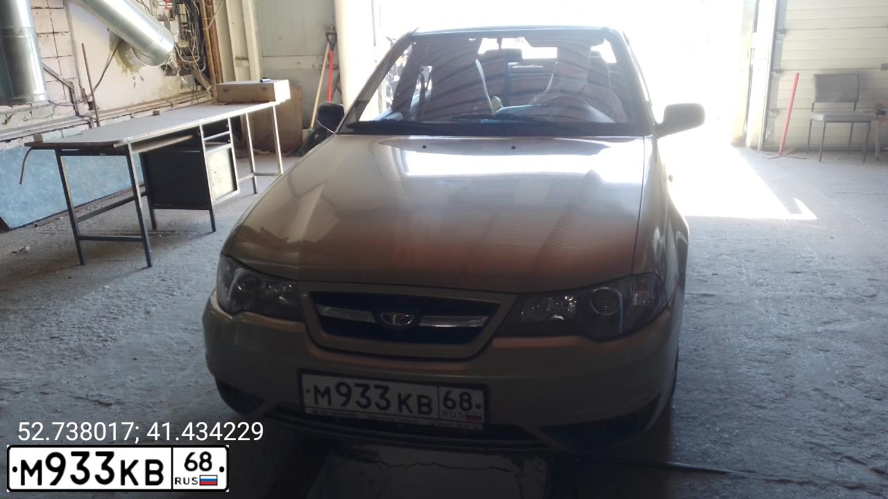 Фото автомобиля DAEWOO NEXIA, 2010 — госномер М933КВ68. Цвет: ПЕСОЧНЫЙ