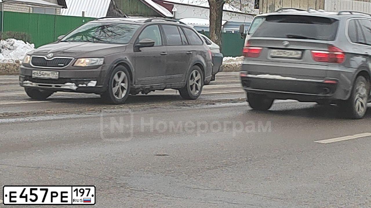 Фото автомобиля HYUNDAI TIBURON, 2003 — госномер Р636НН186. Цвет: синий