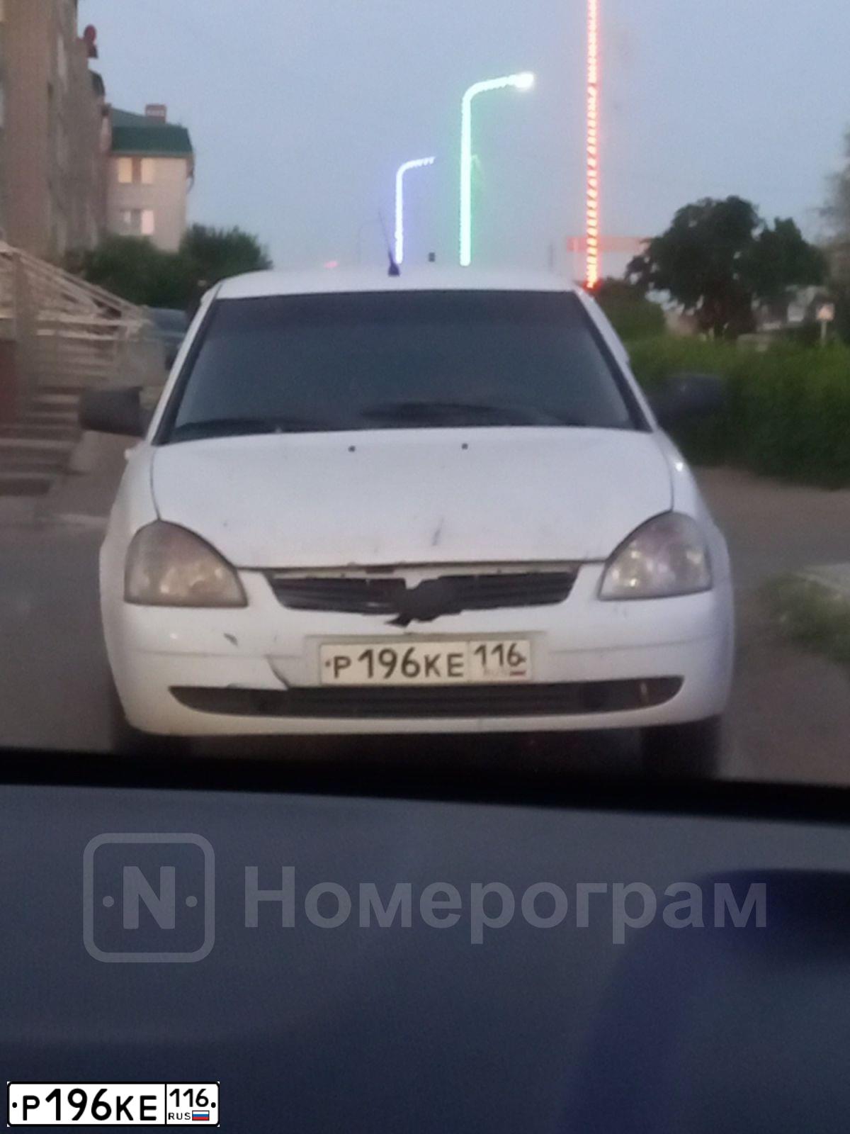 Фото автомобиля LADA 2172 PRIORA, 2011 — госномер Н028ХА126. Цвет: Белый