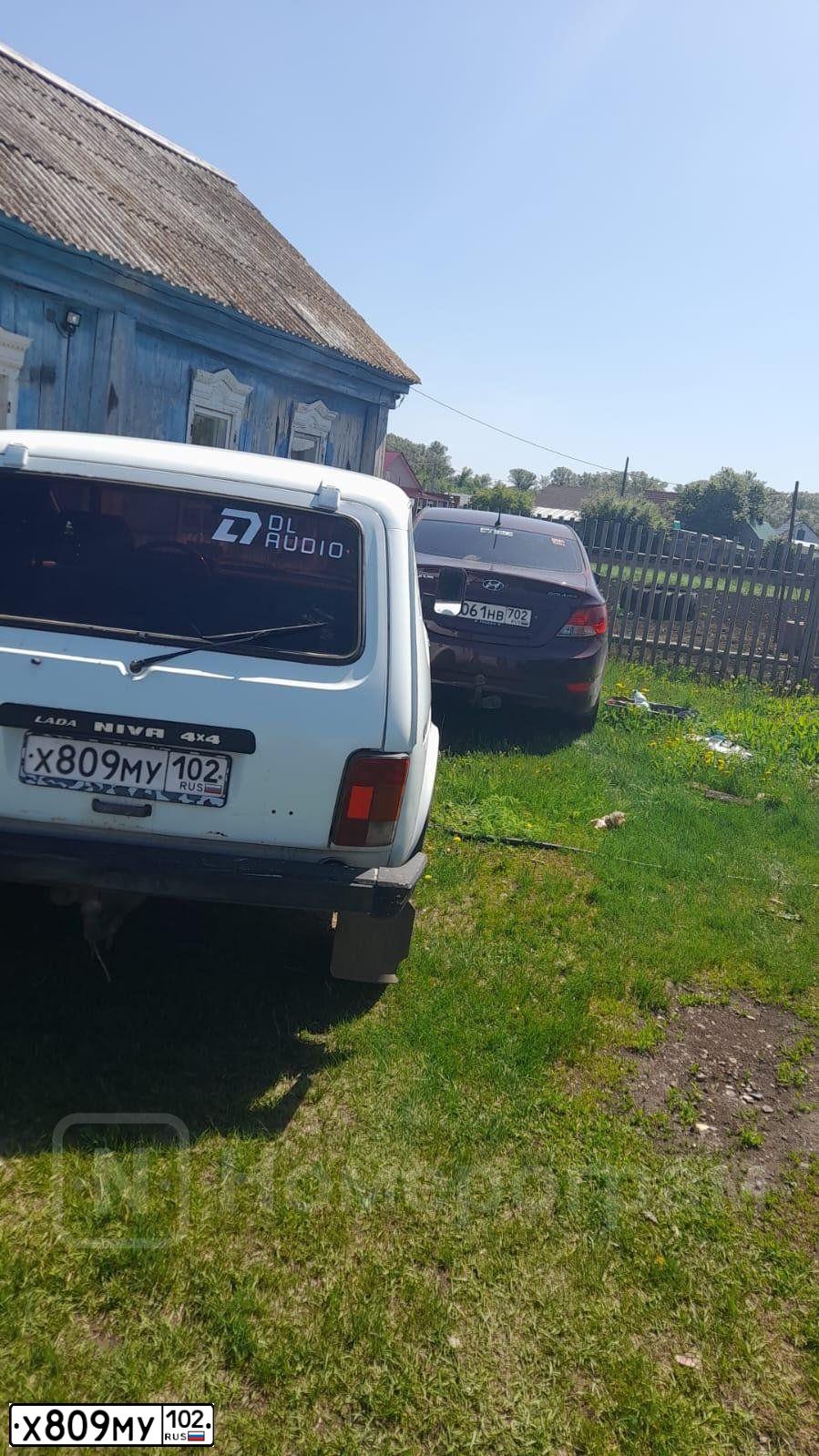 Фото автомобиля LADA 2121 NIVA, 2000 — госномер Х809МУ102. Цвет: ЯРКО-БЕЛЫЙ