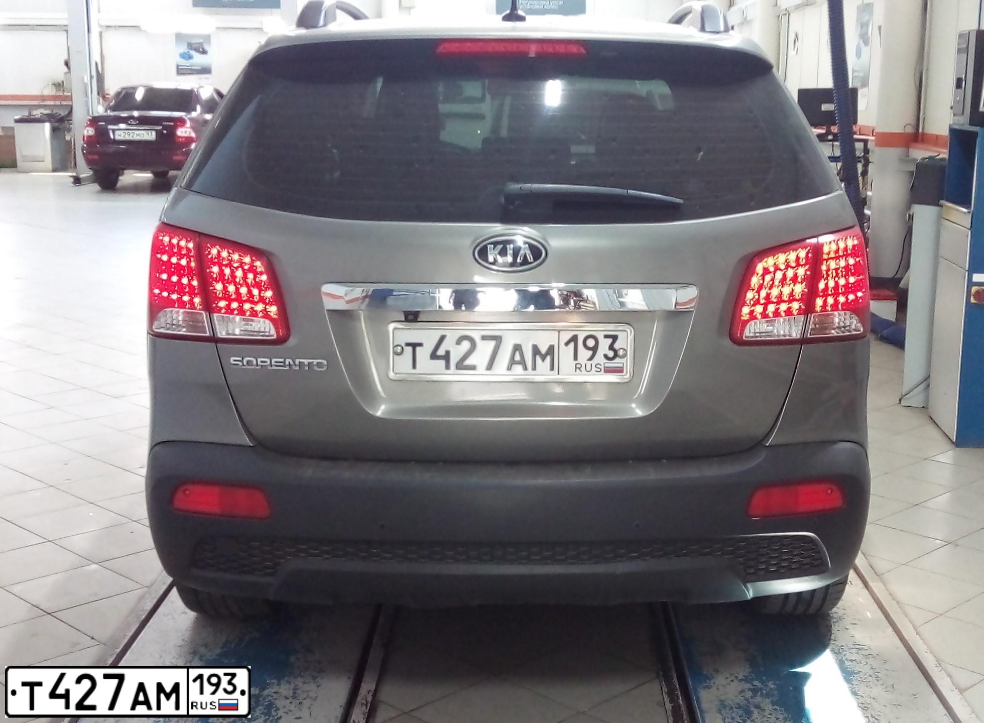 Фото автомобиля KIA SORENTO, 2011 — госномер Т427АМ193. Цвет: Серый