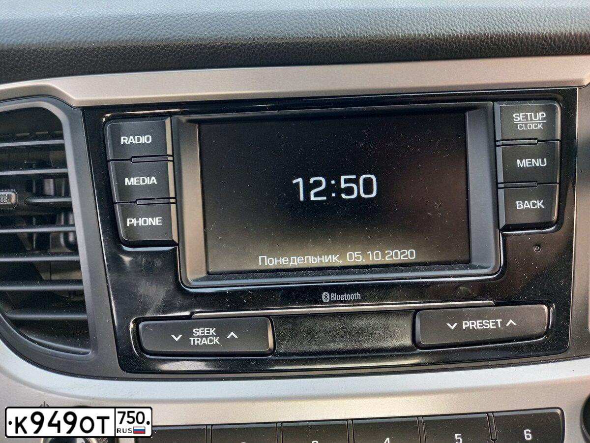 Фото автомобиля HYUNDAI SOLARIS, 2017 — госномер К682СМ134. Цвет: Серебристый