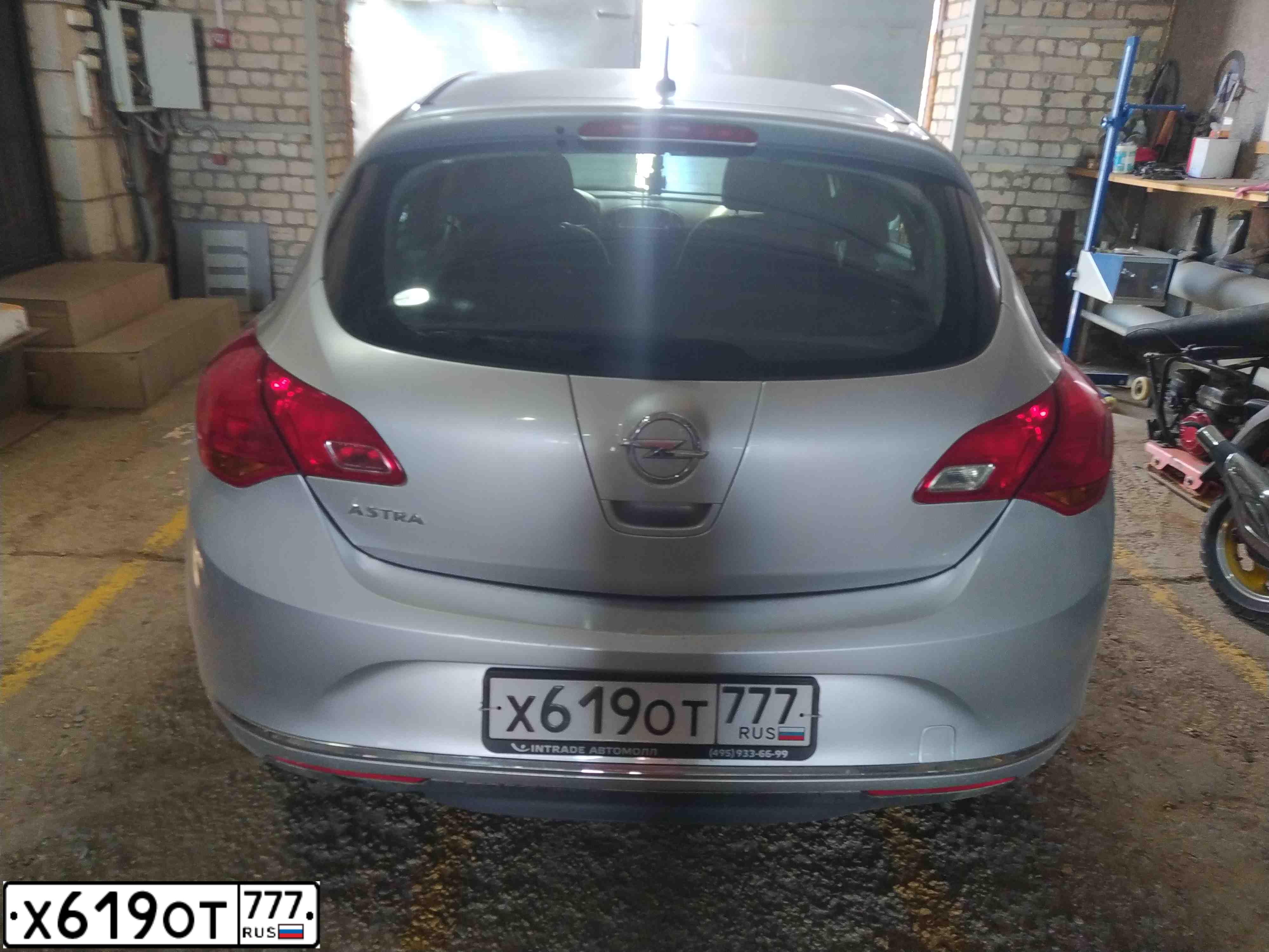 Фото автомобиля OPEL ASTRA, 2013 — госномер Т695ТХ152. Цвет: СЕРЕБРИСТЫЙ МЕТАЛЛИК