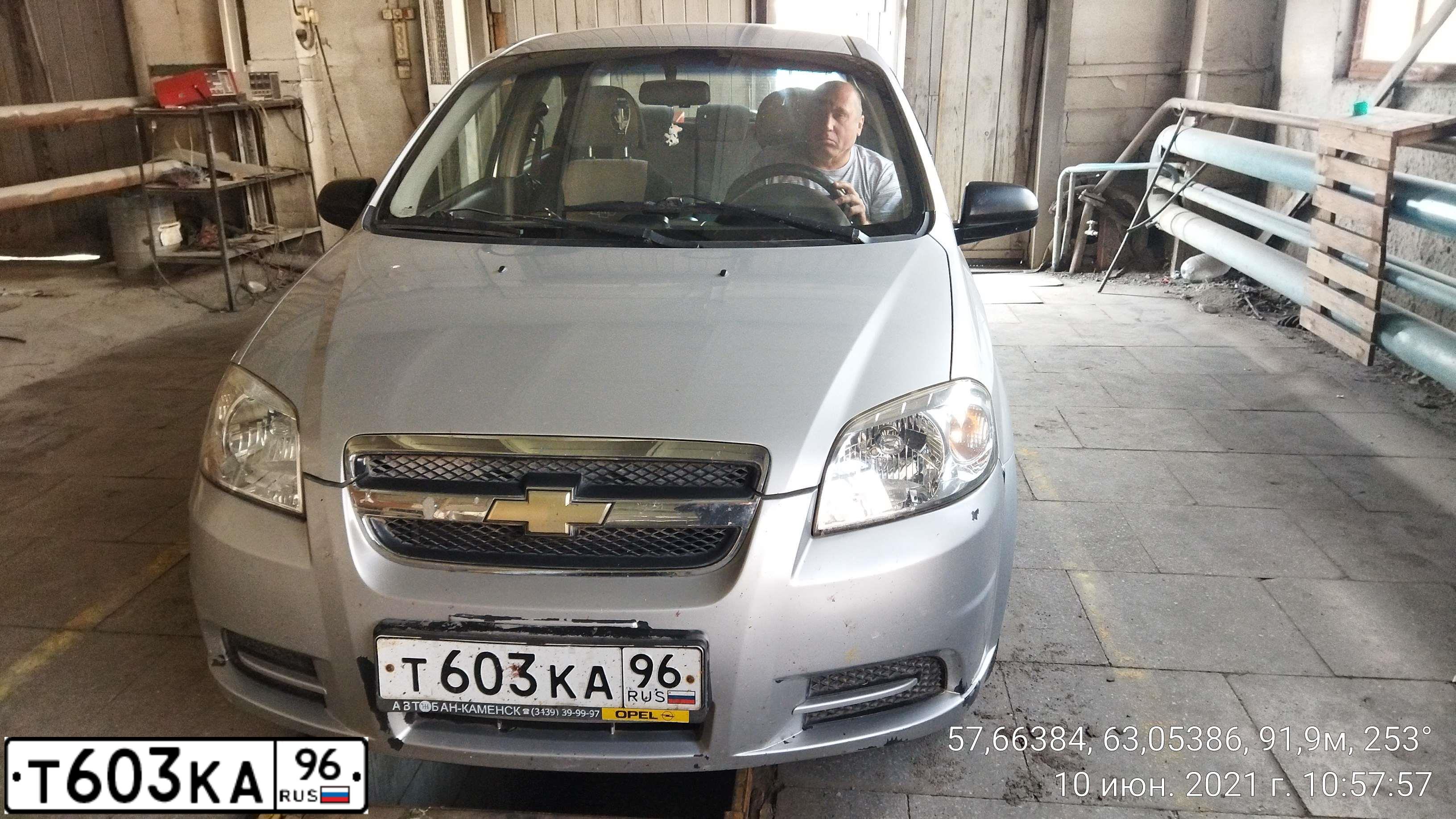 Фото автомобиля CHEVROLET AVEO, 2006 — госномер Т603КА96. Цвет: СЕРЫЙ