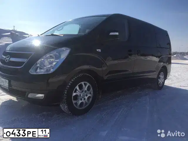 Фото автомобиля HYUNDAI GRAND STAREX, 2012 — госномер Р600КК11. Цвет: ЧЕРНЫЙ