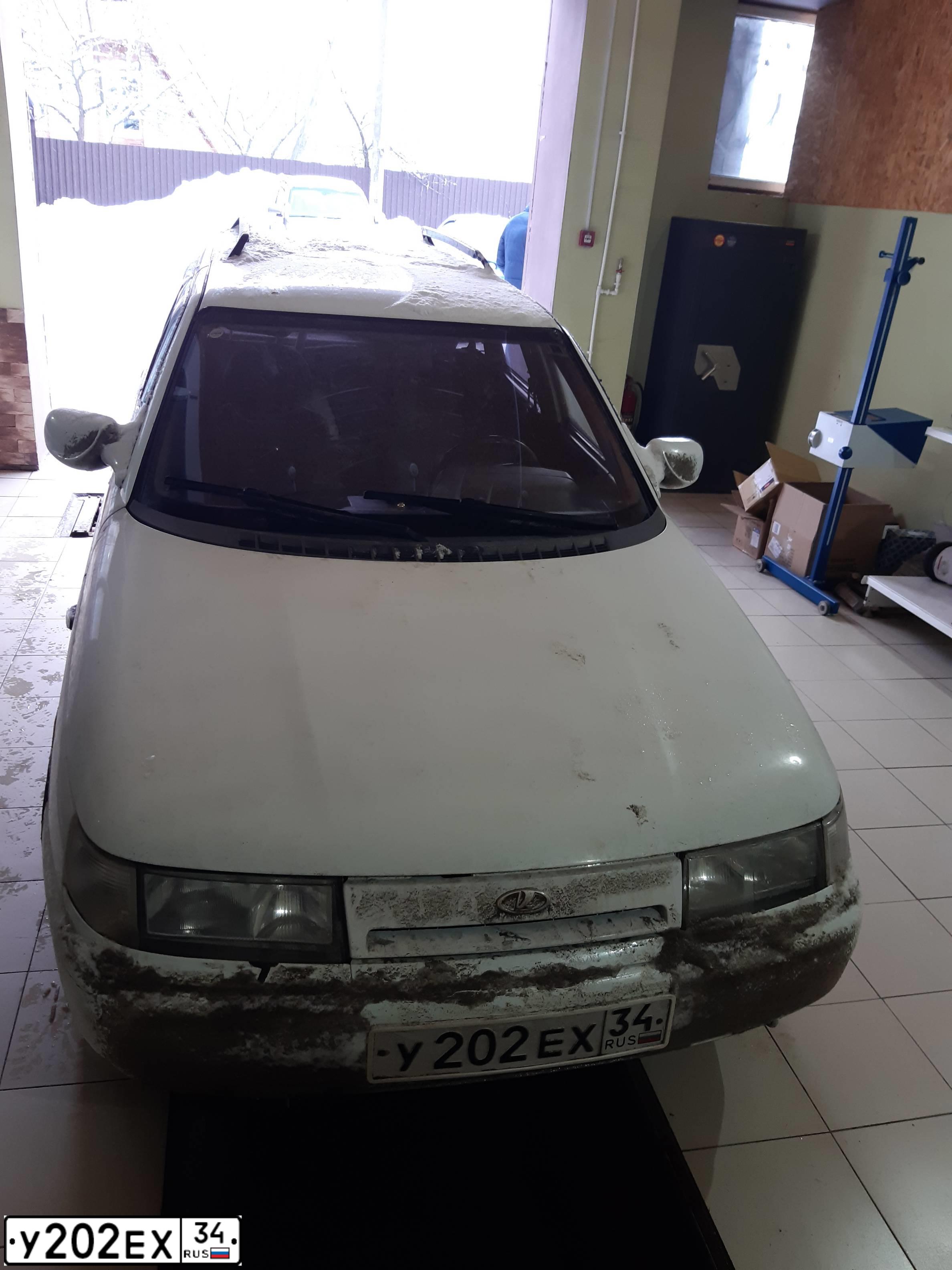 Фото автомобиля LADA 2111 LADA, 2001 — госномер У202ЕХ34. Цвет: ЯРКО БЕЛЫЙ