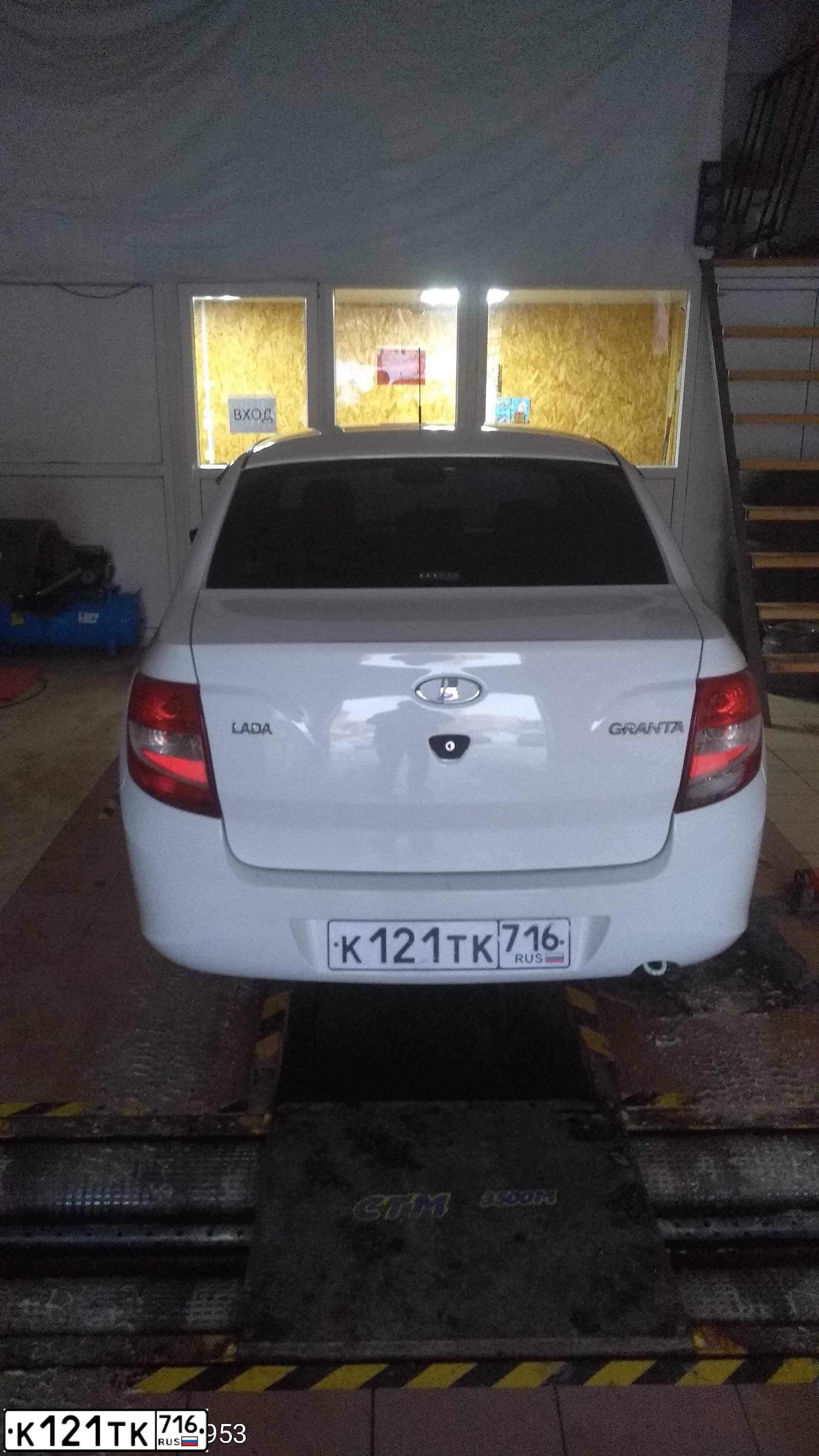 Фото автомобиля LADA 2190 GRANTA, 2017 — госномер Е777УТ716