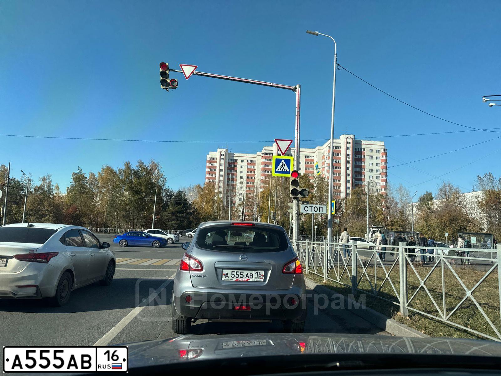Фото автомобиля NISSAN QASHQAI, 2011 — госномер А555АВ16. Цвет: СЕРЫЙ