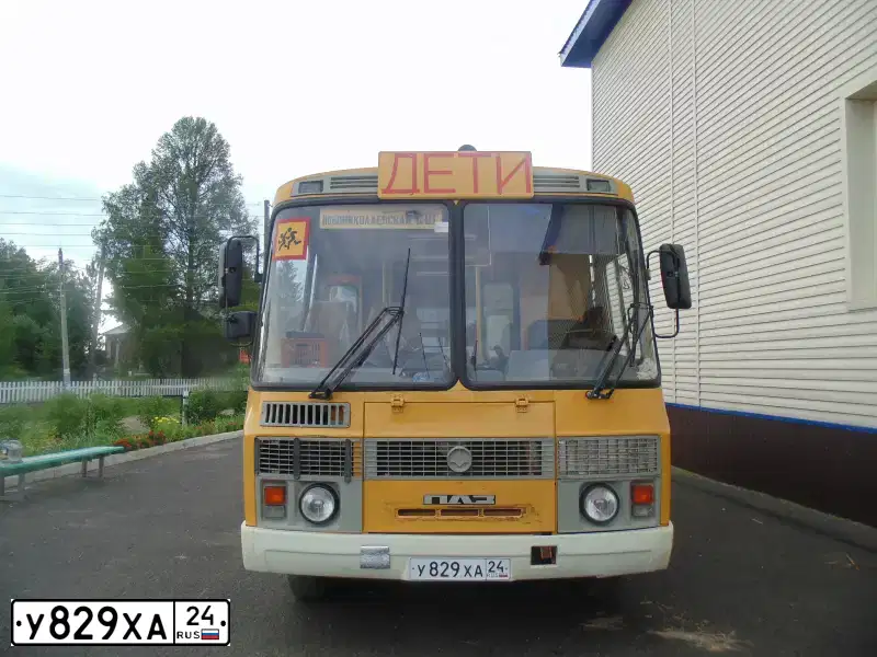 Фото автомобиля PAZ 3205, 2007 — госномер У829ХА24. Цвет: ЖЕЛТЫЙ