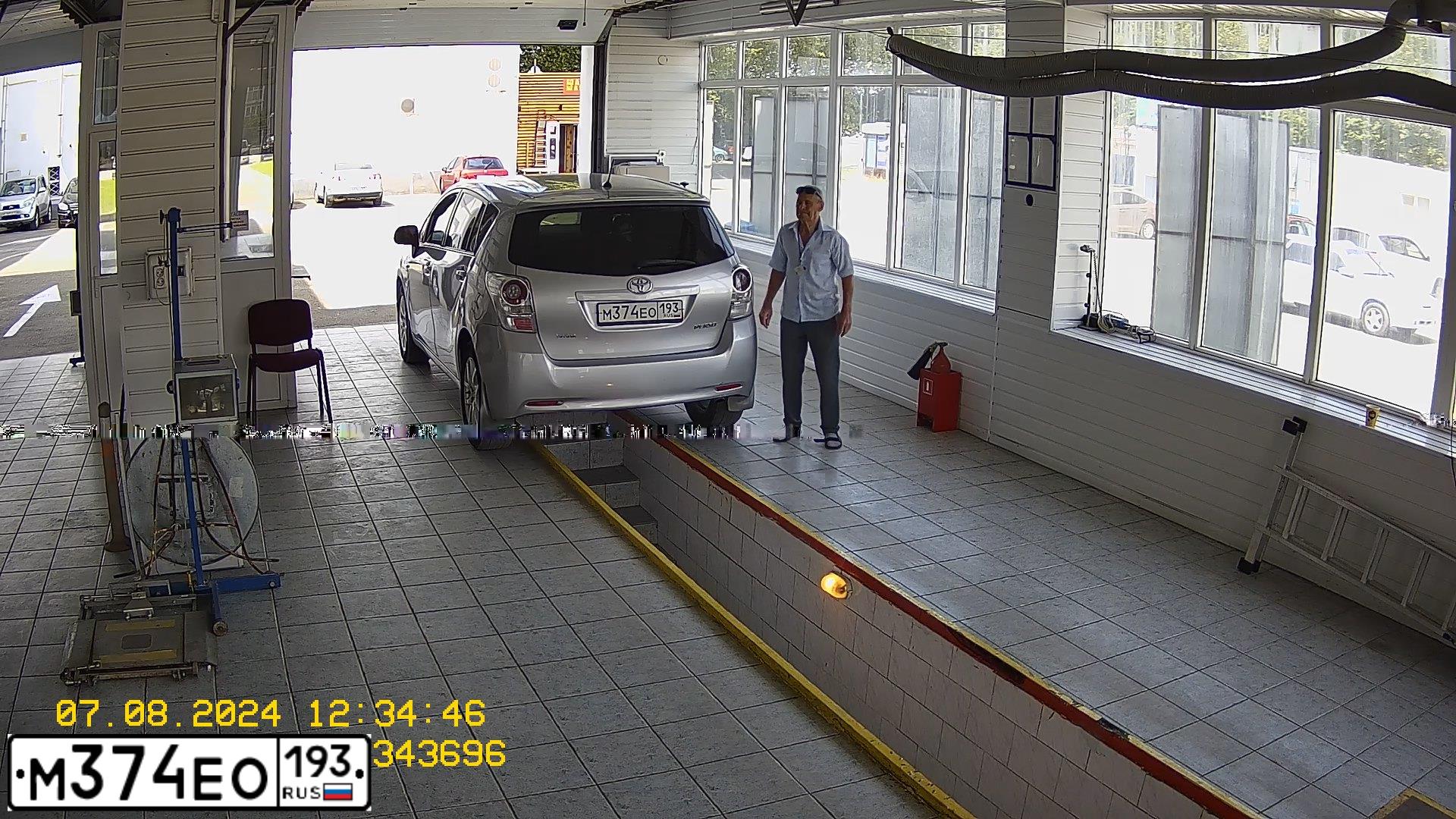 Фото автомобиля TOYOTA VERSO, 2009 — госномер С375МА761