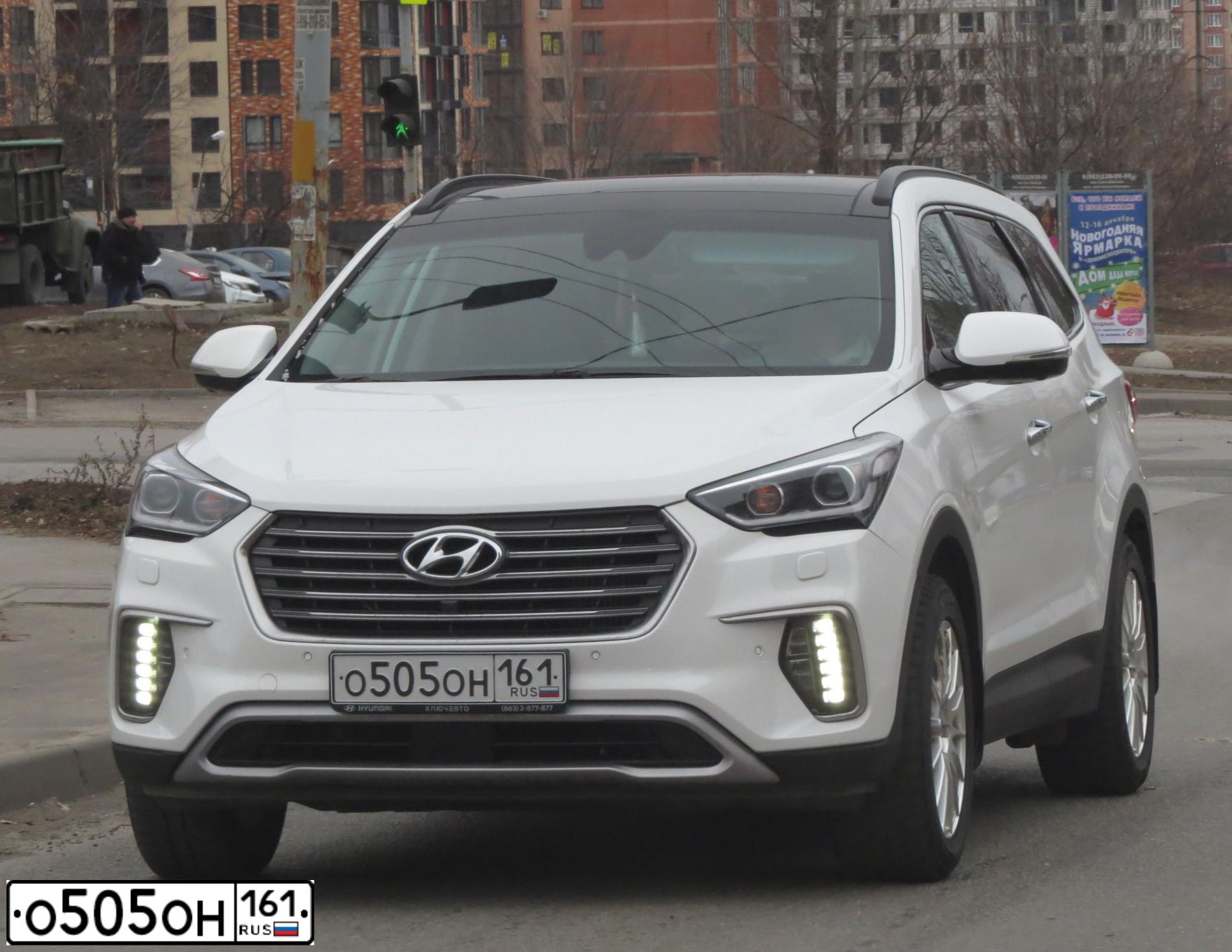 Фото автомобиля HYUNDAI SANTA FE, 2012 — госномер В149ХУ161. Цвет: Белый