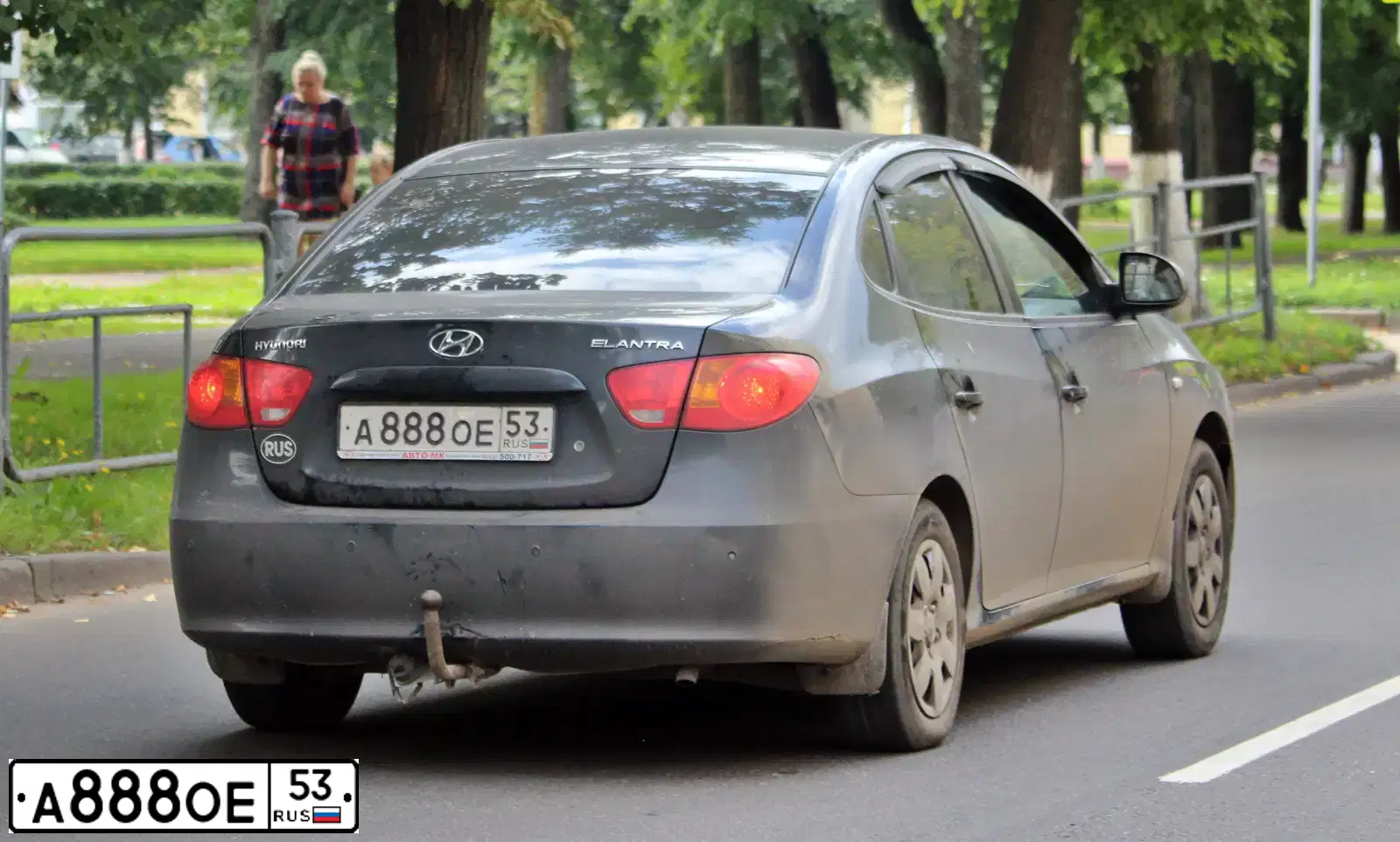 Фото автомобиля HYUNDAI ELANTRA, 2009 — госномер А888ОЕ53. Цвет: ЧЕРНЫЙ
