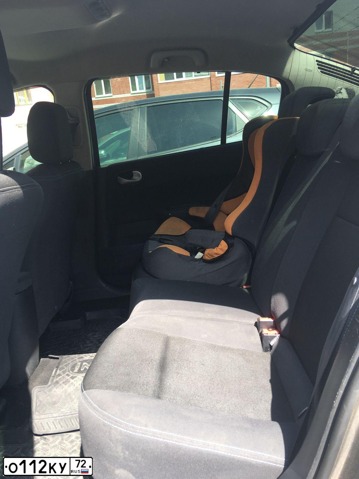 Фото автомобиля RENAULT MEGANE, 2008 — госномер Р755КР196. Цвет: БЕЖЕВЫЙ