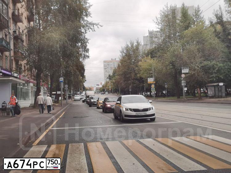 Фото автомобиля SKODA OCTAVIA, 2017 — госномер Е409СТ702. Цвет: Белый