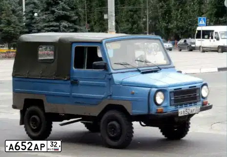 Фото автомобиля LUAZ 1302, 1995 — госномер А652АР32. Цвет: СЕРО - ГОЛУБОЙ