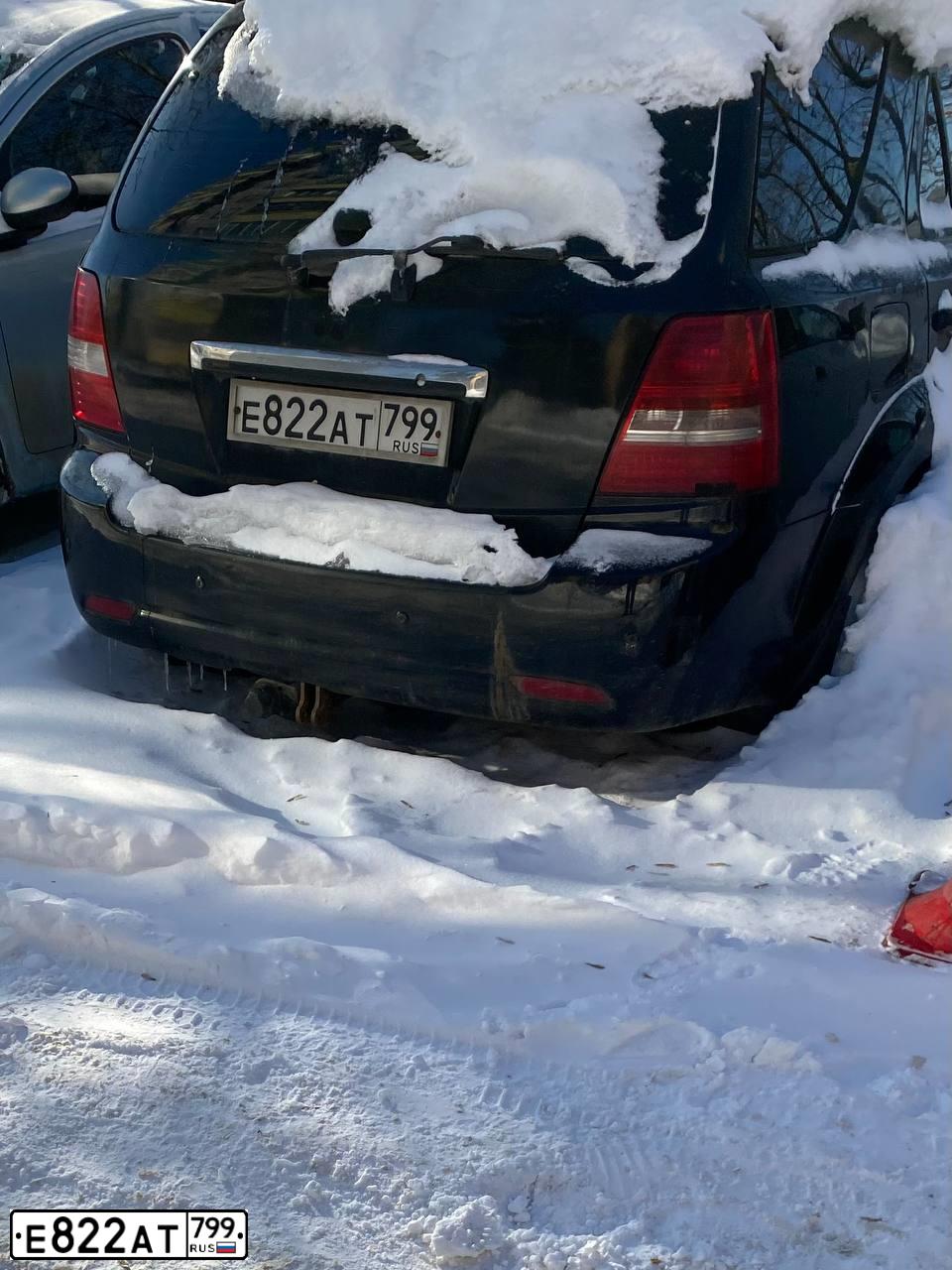 Фото автомобиля KIA SORENTO, 2006 — госномер Е822АТ799. Цвет: ЧЕРНЫЙ