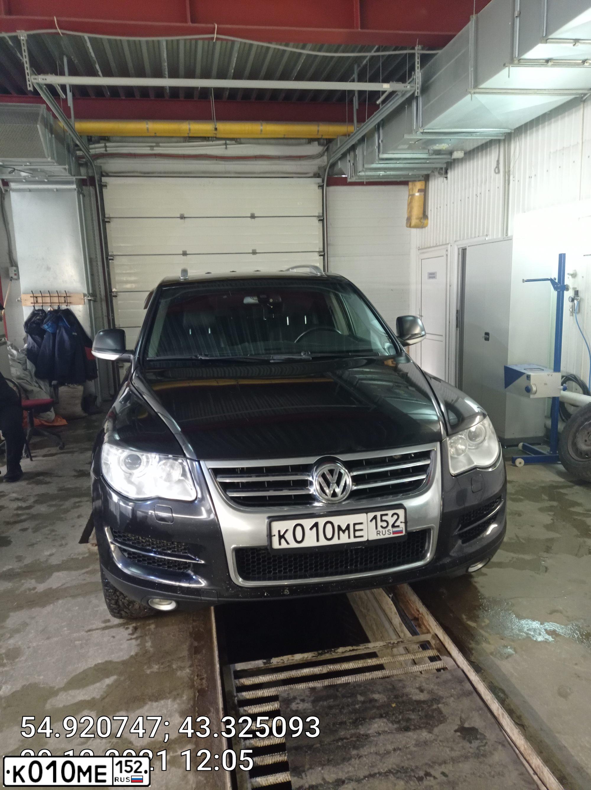 Фото автомобиля VOLKSWAGEN Touareg, 2009 — госномер К010МЕ152