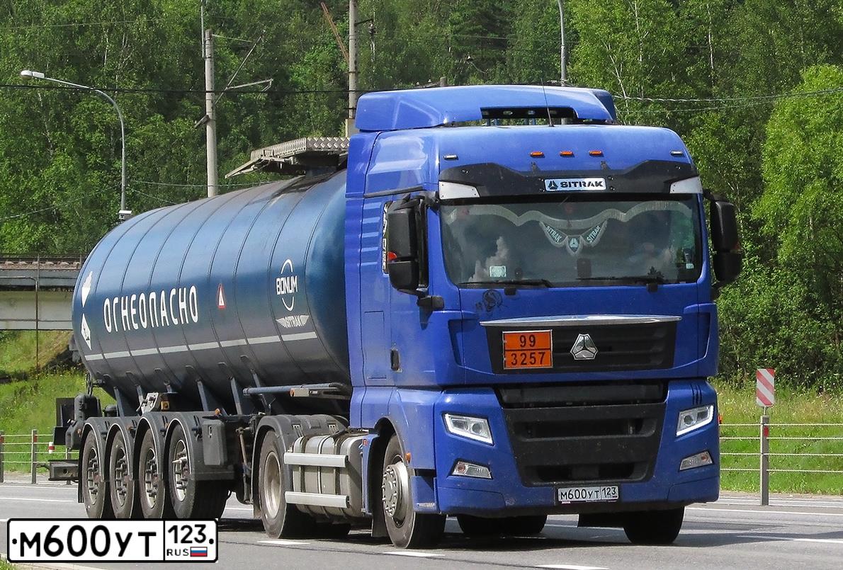 Фото автомобиля MERCEDES E-KLASSE, 2012 — госномер В851АР92. Цвет: Белый