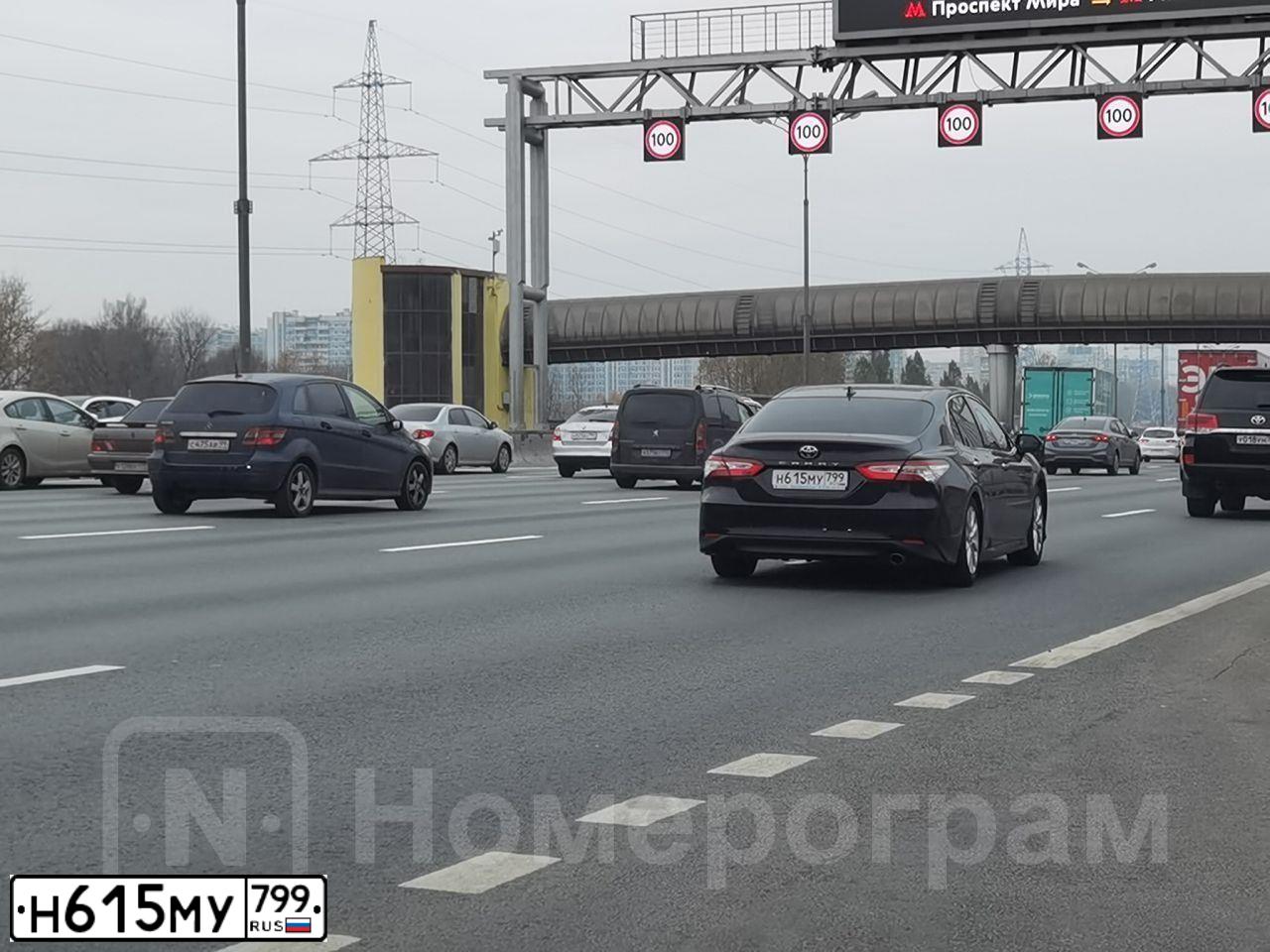 Фото автомобиля TOYOTA CAMRY, 2018 — госномер К007МА05. Цвет: ЧЕРНЫЙ МЕТАЛИК