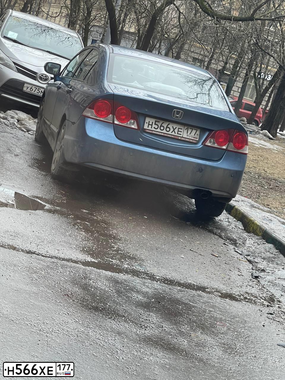 Фото автомобиля HONDA CIVIC, 2007 — госномер Н566ХЕ177. Цвет: СВЕТЛО-СИНИЙ