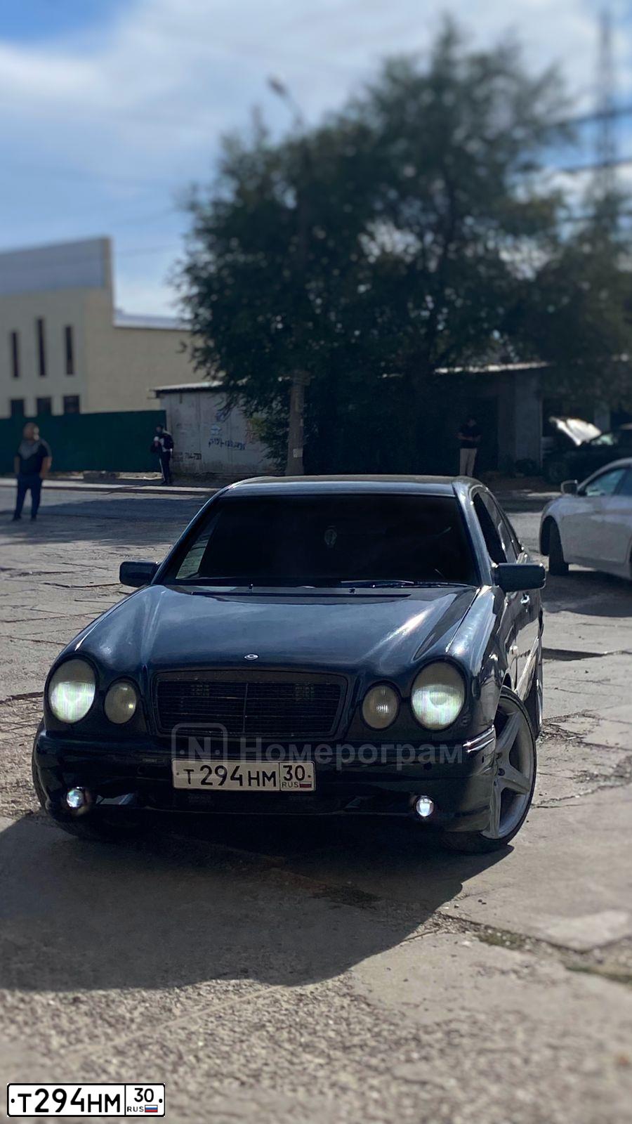 Фото автомобиля MERCEDES-BENZ E230, 1997 — госномер Е829НХ30
