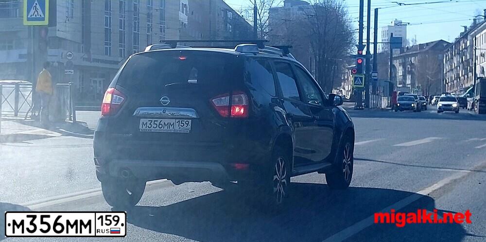 Фото автомобиля NISSAN TERRANO, 2018 — госномер М356ММ159. Цвет: ЧЕРНЫЙ