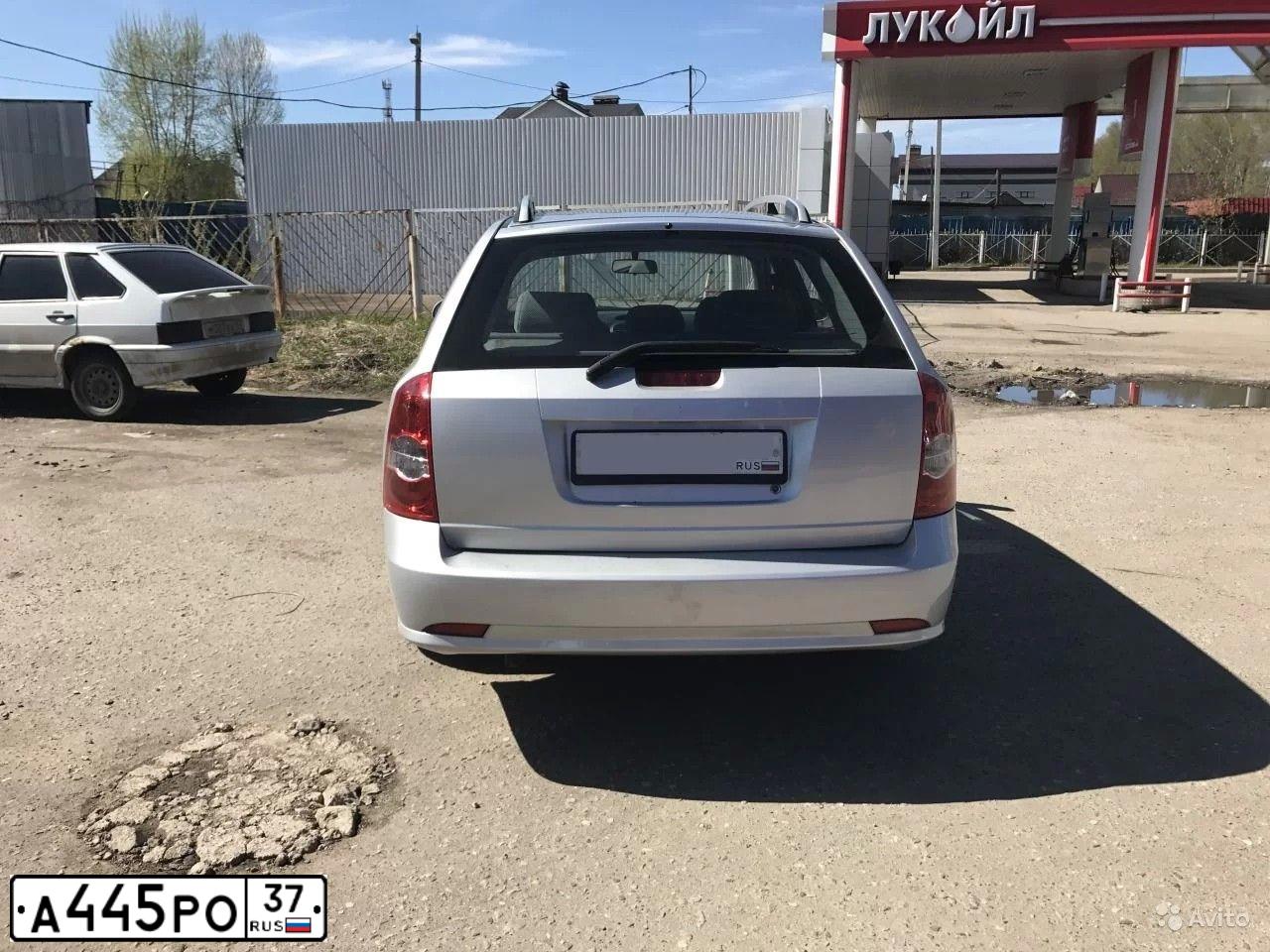 Фото автомобиля LADA VESTA, 2017 — госномер Р400ОХ126. Цвет: Белый