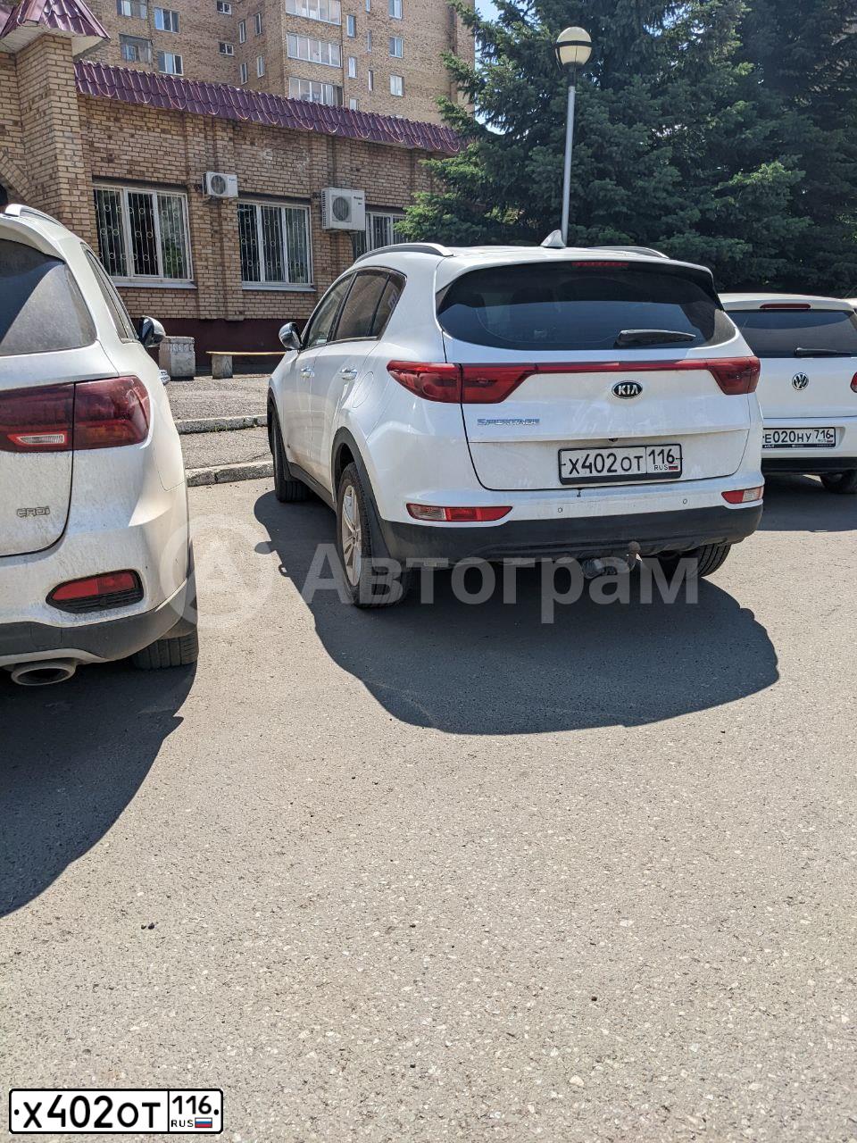 Фото автомобиля KIA SPORTAGE, 2016 — госномер Х402ОТ116. Цвет: БЕЛЫЙ