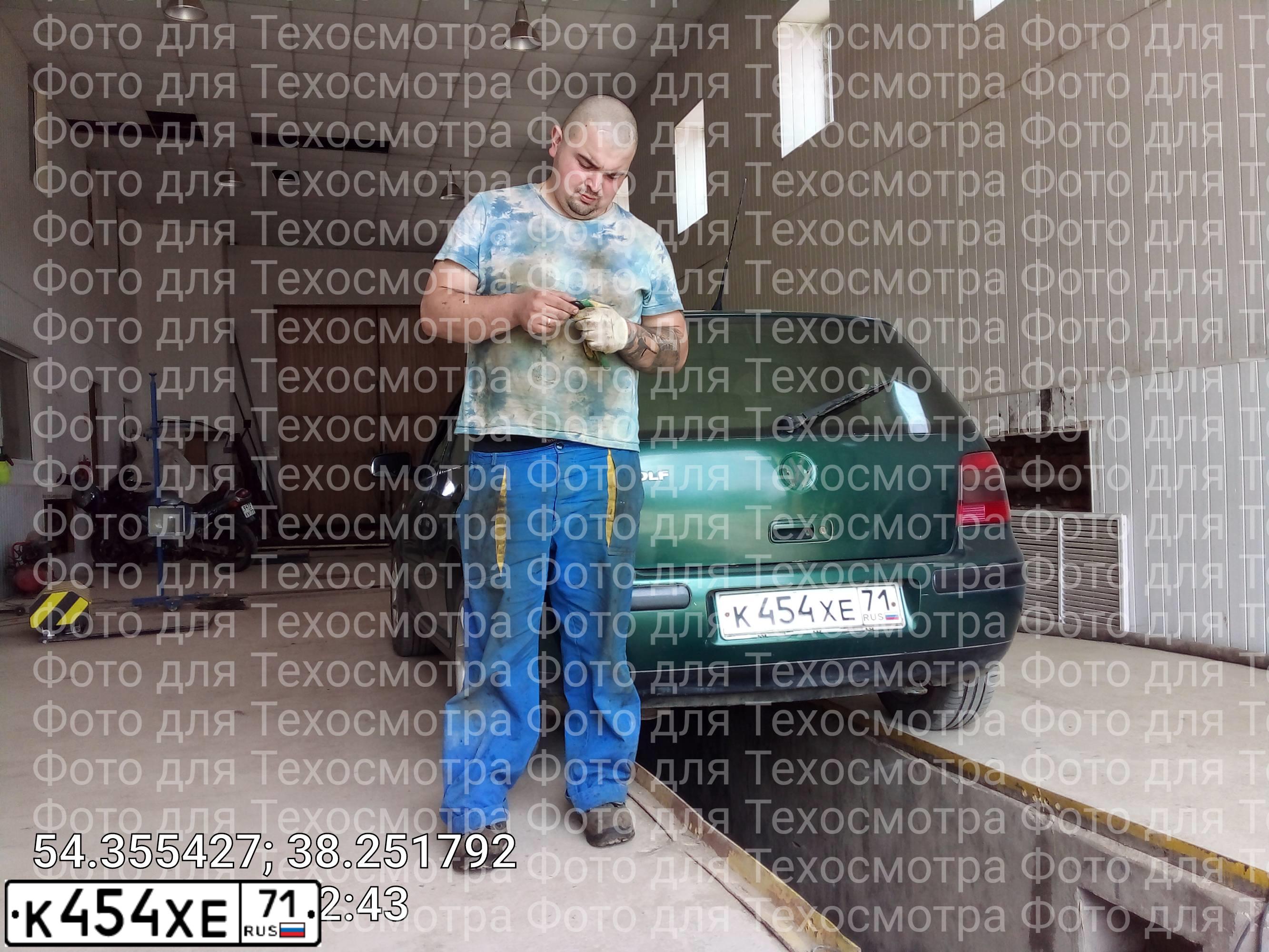 Фото автомобиля VOLKSWAGEN GOLF, 2001 — госномер К454ХЕ71. Цвет: ЗЕЛЕНЫЙ