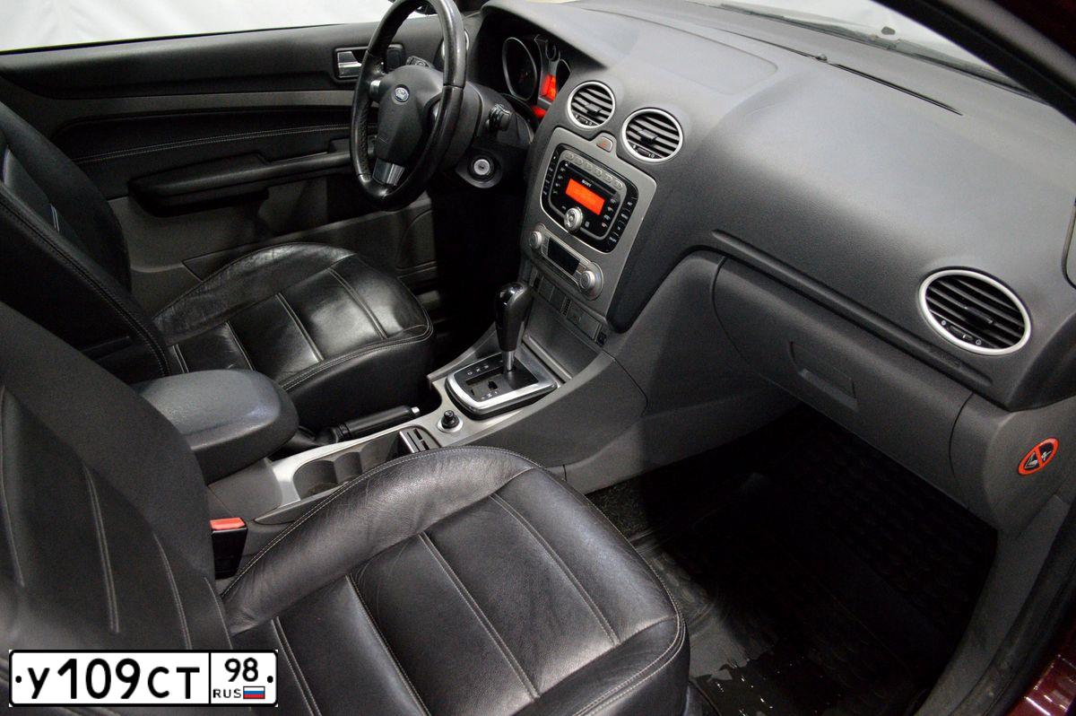 Фото автомобиля FORD FOCUS, 2008 — госномер С092УР198. Цвет: ВИШНЕВЫЙ