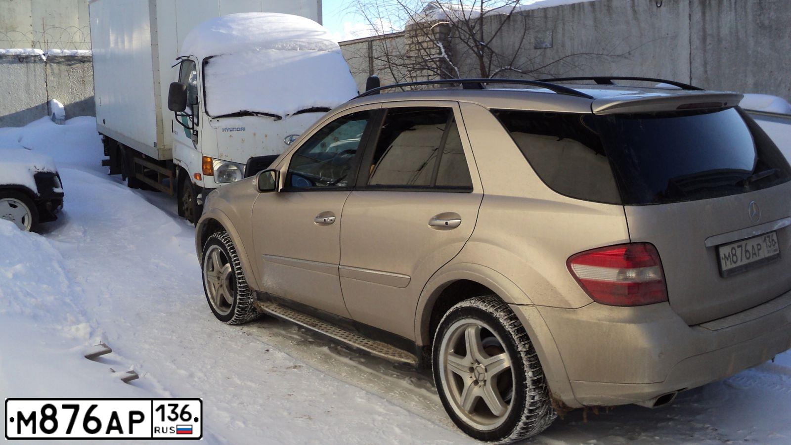 Фото автомобиля MERCEDES M-KLASSE, 2007 — госномер М876АР136. Цвет: БЕЖЕВЫЙ