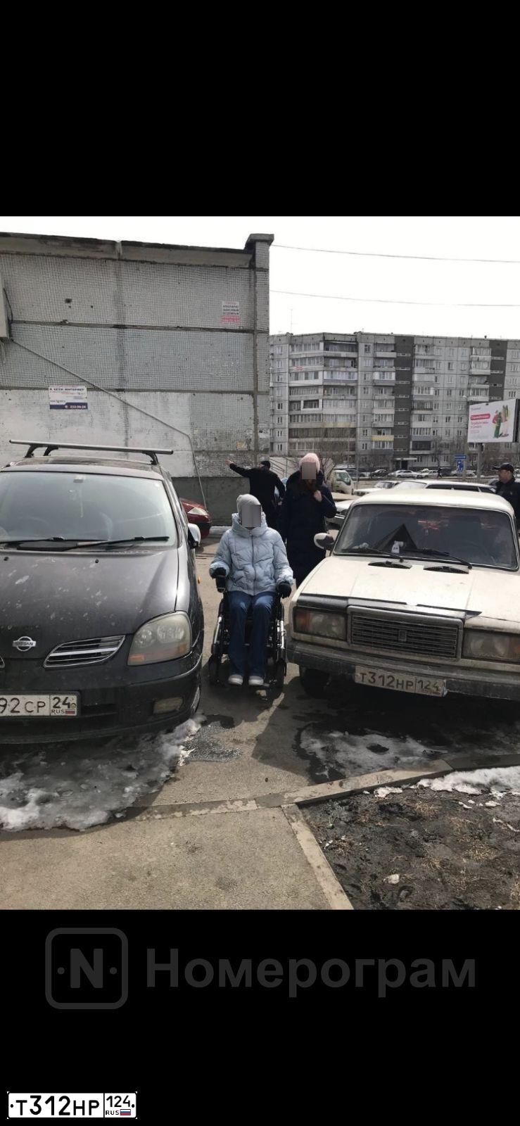 Фото автомобиля LADA 2107 LADA, 2003 — госномер Т312НР124. Цвет: Белый