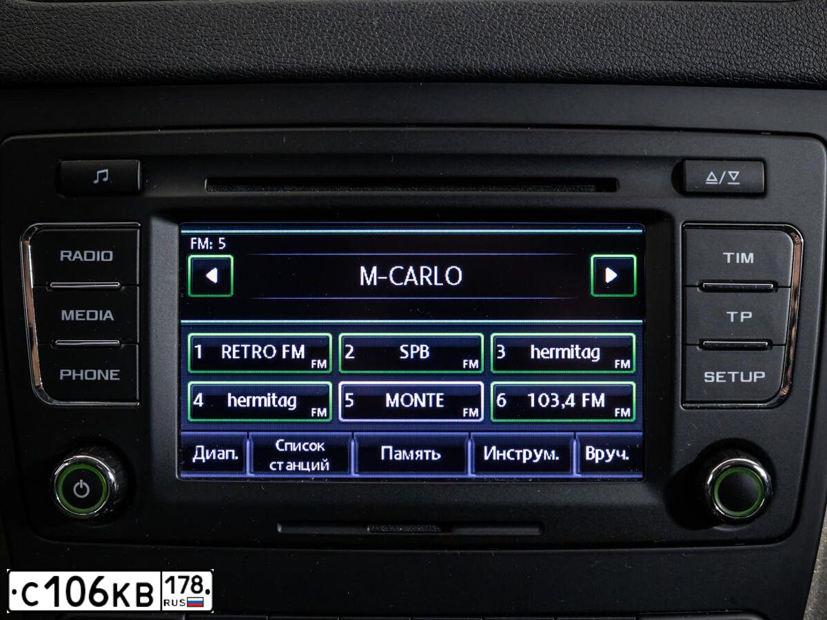 Фото автомобиля SKODA YETI, 2014 — госномер С106КВ178. Цвет: Белый