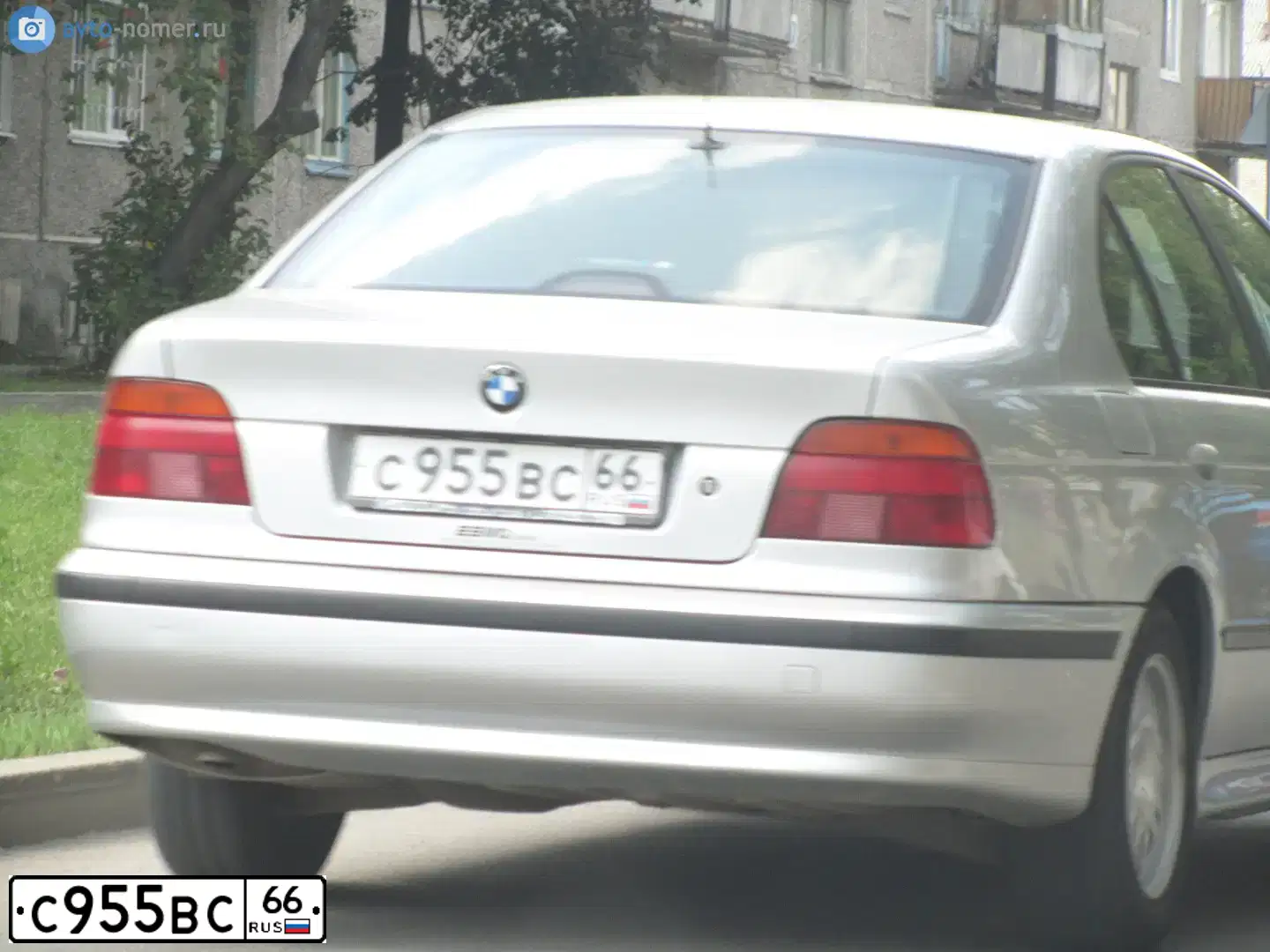 Фото автомобиля BMW SERIE 5, 1998 — госномер Е454РН196. Цвет: СВЕТЛО-СЕРЫЙ